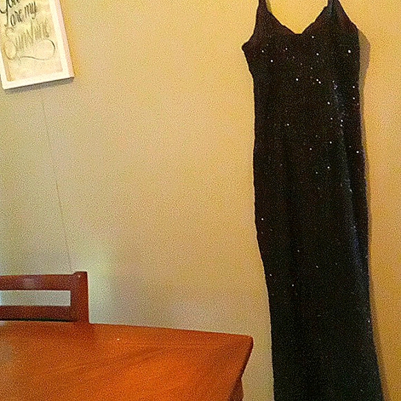 Heavily beaded black formal gown, slight slit in back, definitely vintag. - Picture 4 of 4